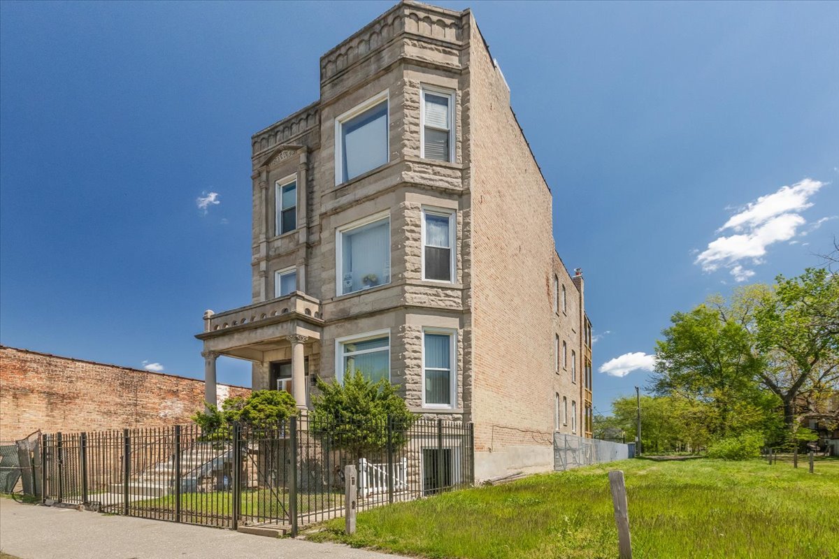 5319 S Indiana Avenue, Chicago, IL