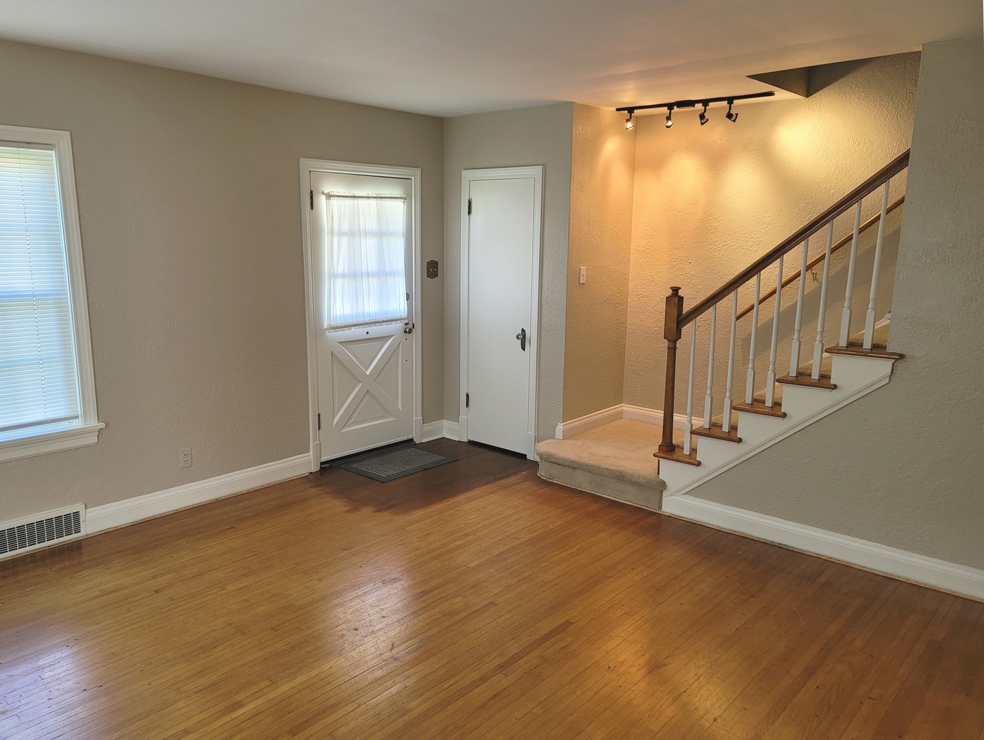 128 N Indiana Avenue, Salem, IL