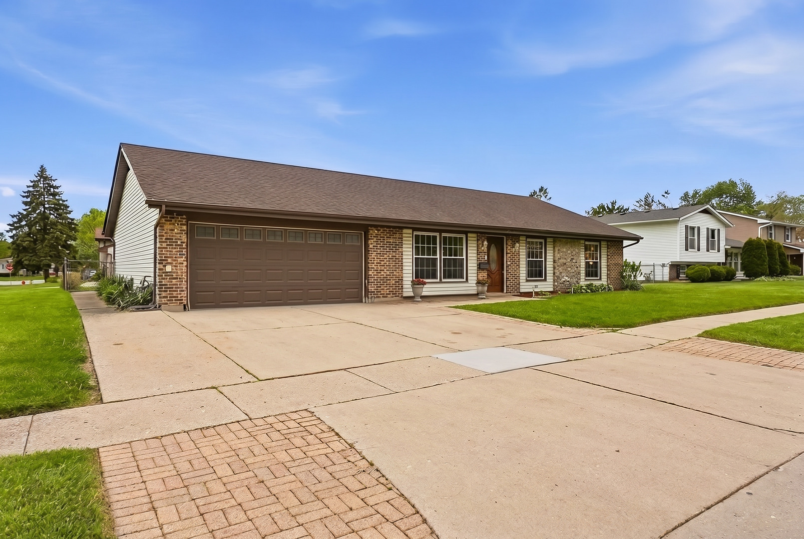 1402 Cynthia Lane, Hanover Park, IL