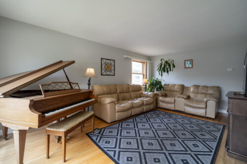 6500 W Raven Street, Chicago, IL