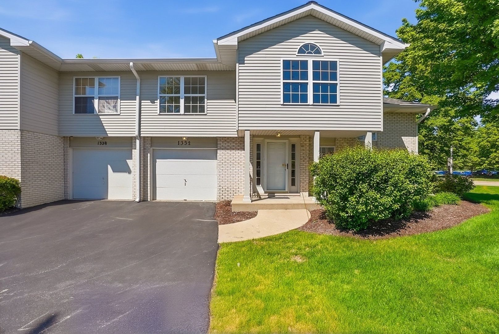 1332 Sugar Court, Naperville, IL
