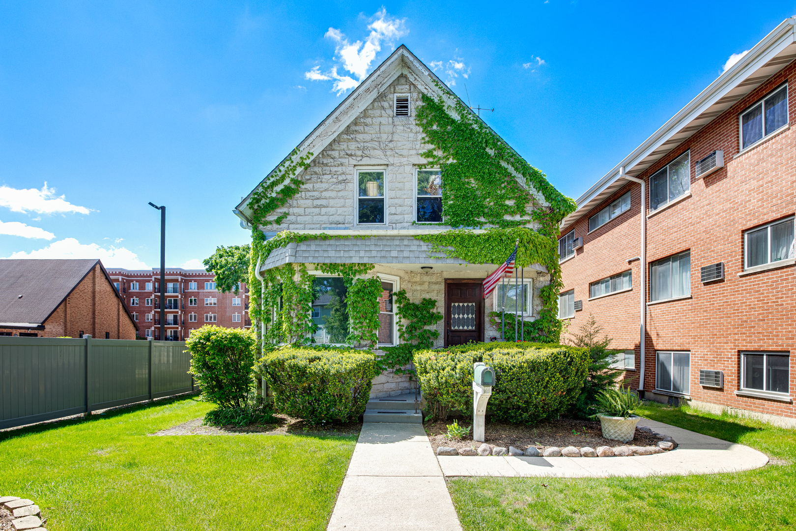 422 W Wesley Street, Wheaton, IL