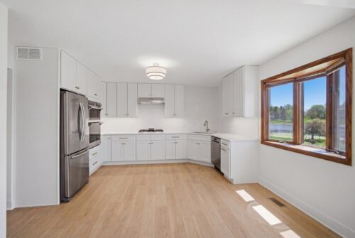 28 Windemere Lane, South Barrington, IL
