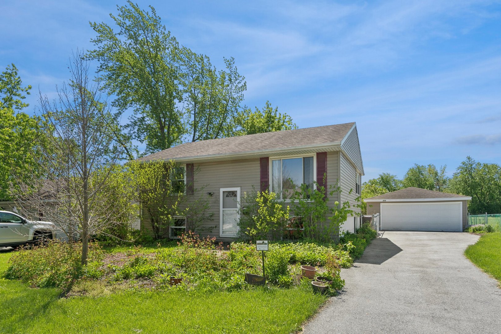 216 E Rose Street, Glenwood, IL