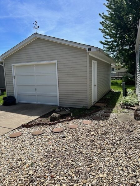 9 Hickory Lane, Sandwich, IL