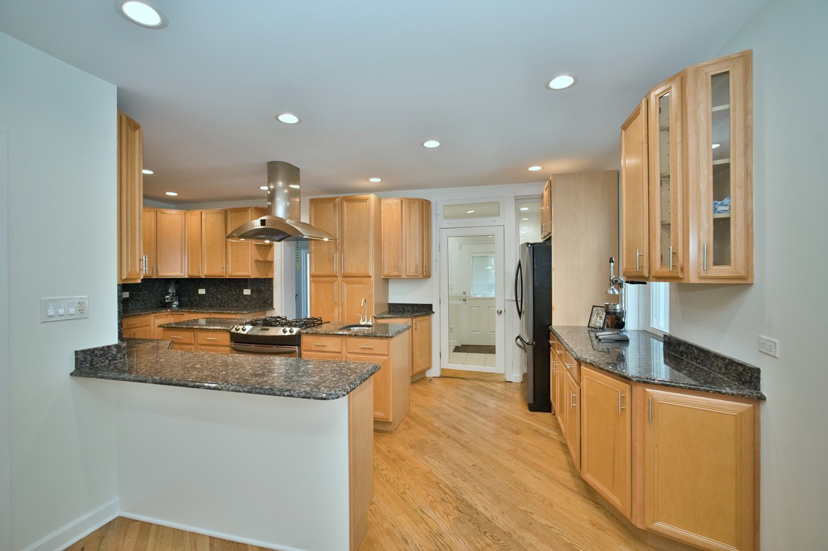5936 N Melvina Avenue, Chicago, IL