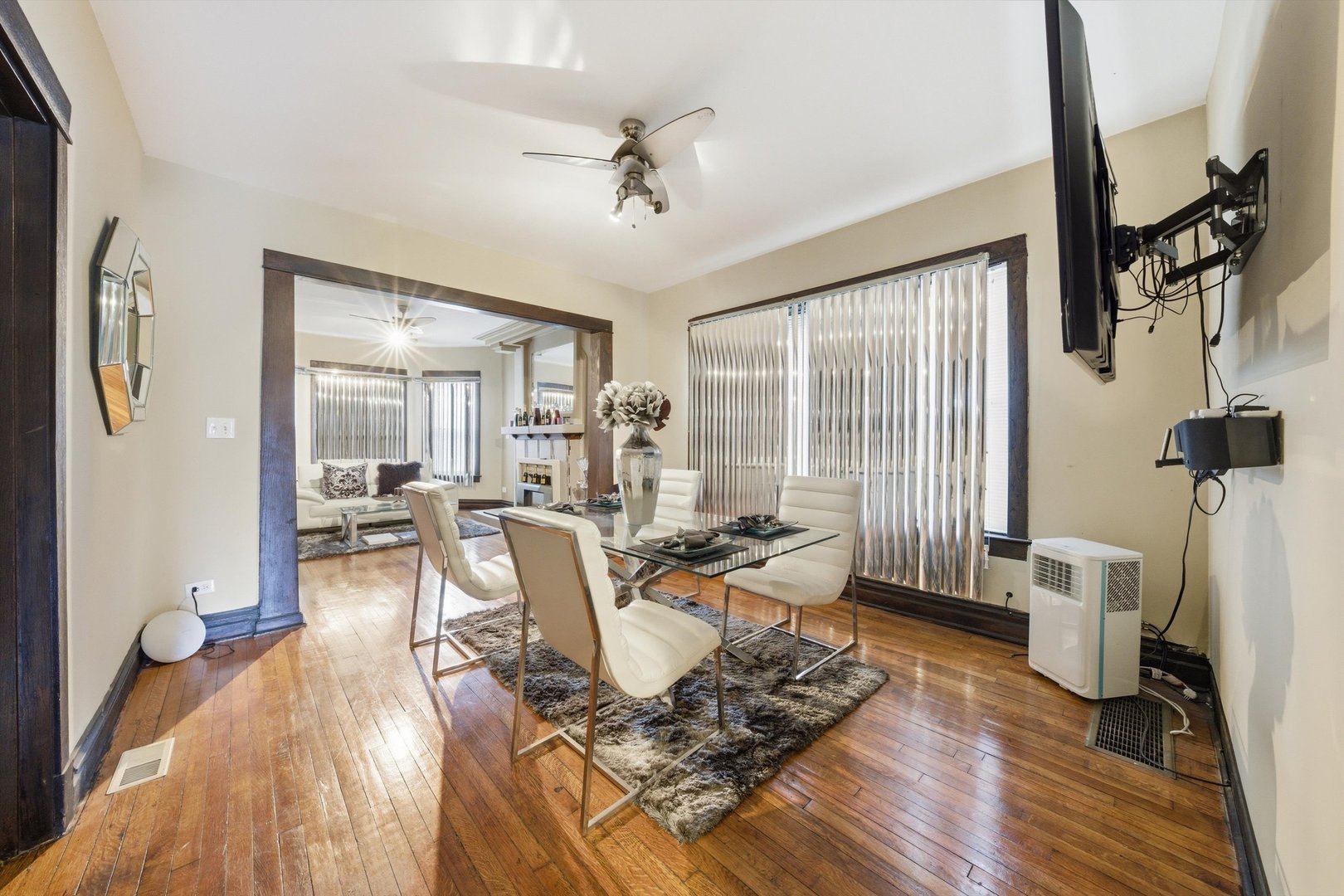 7546 S Sangamon Street, Chicago, IL