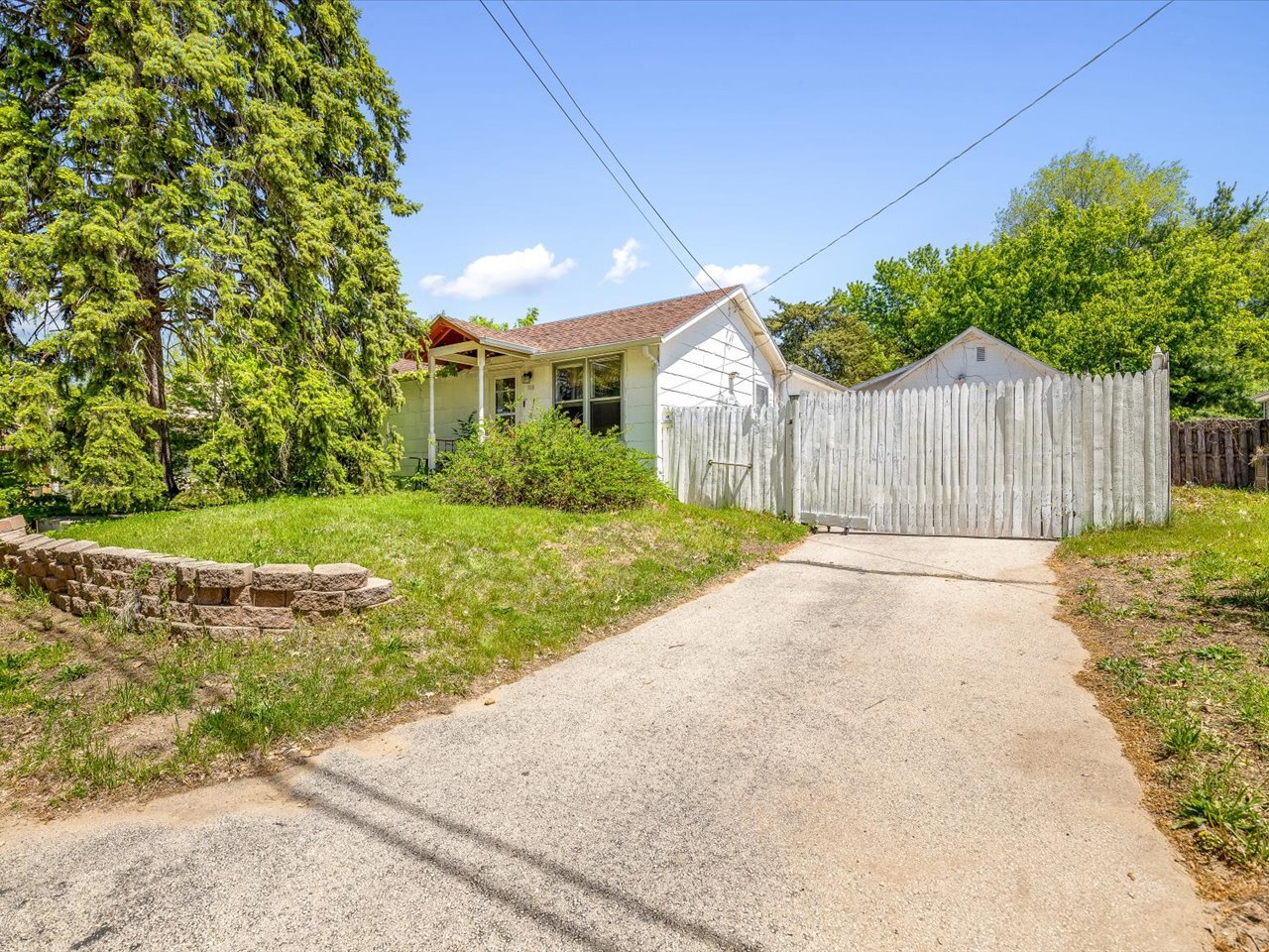 205 N Jones Terrace, Oregon, IL