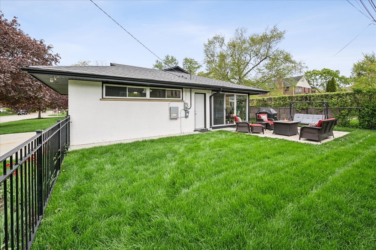 4720 W ALBION Avenue, Lincolnwood, IL