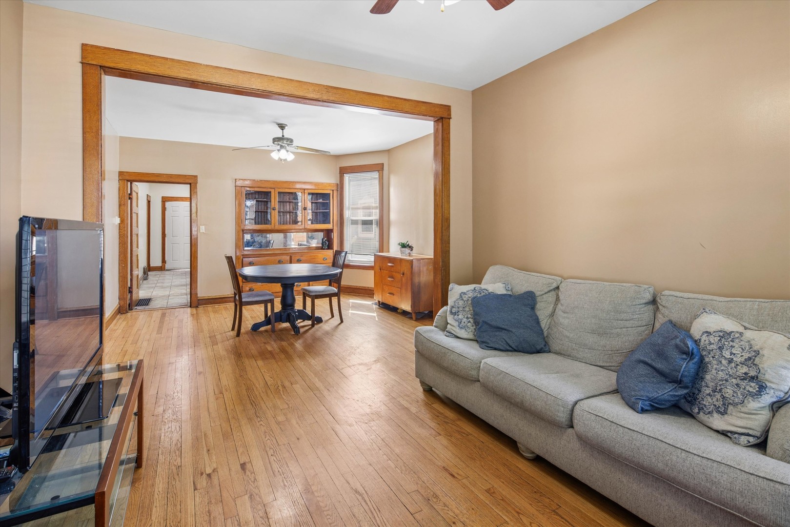 2147 N Kilpatrick Avenue, Chicago, IL