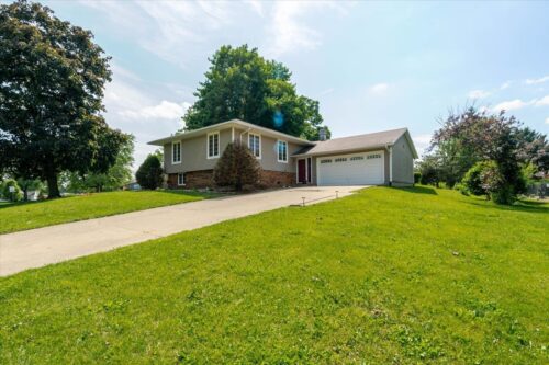 907 S Quincy Street, Clinton, IL