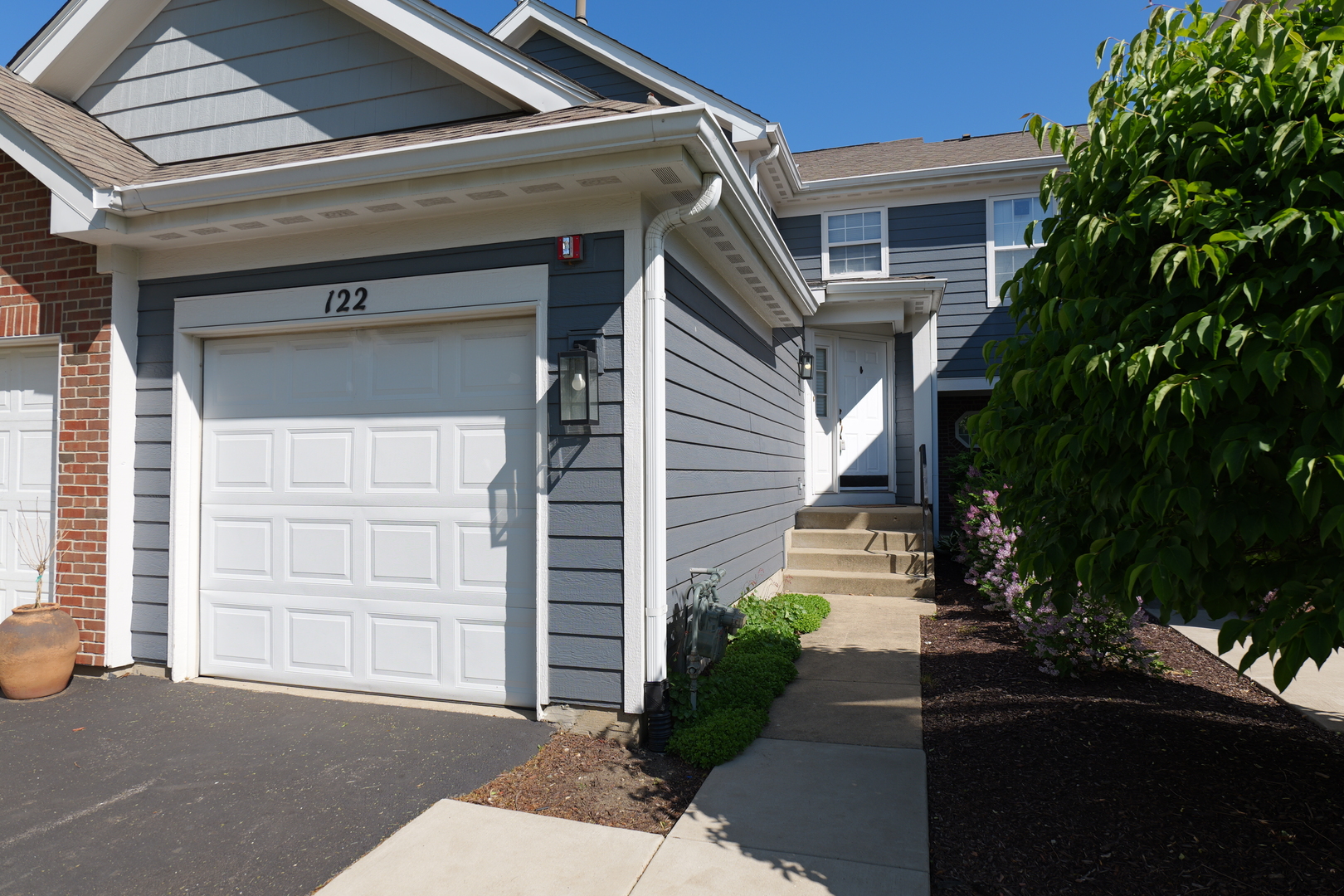 122 Kennebunk Court, Glendale Heights, IL