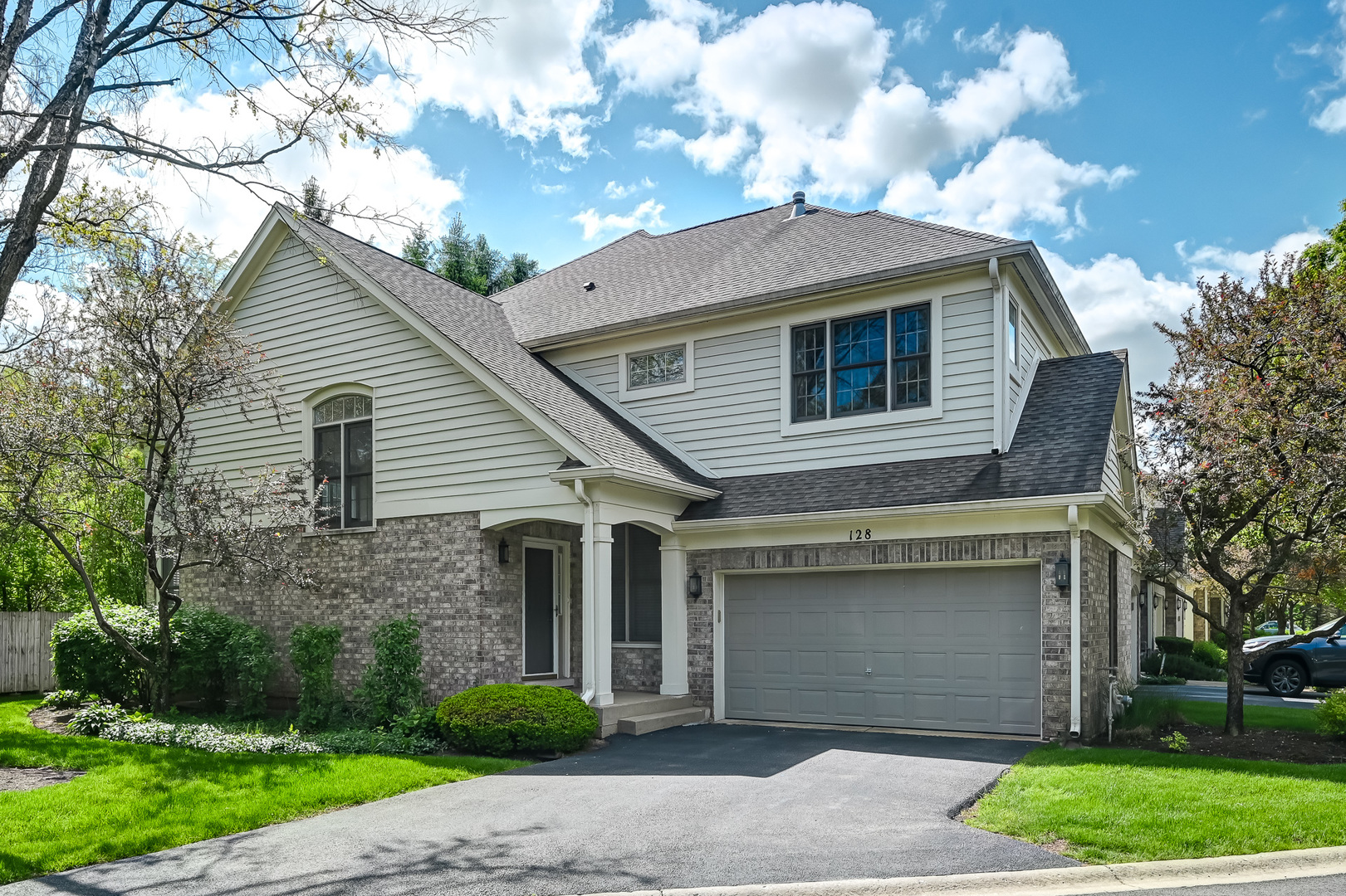 128 Fairway Drive, La Grange, IL