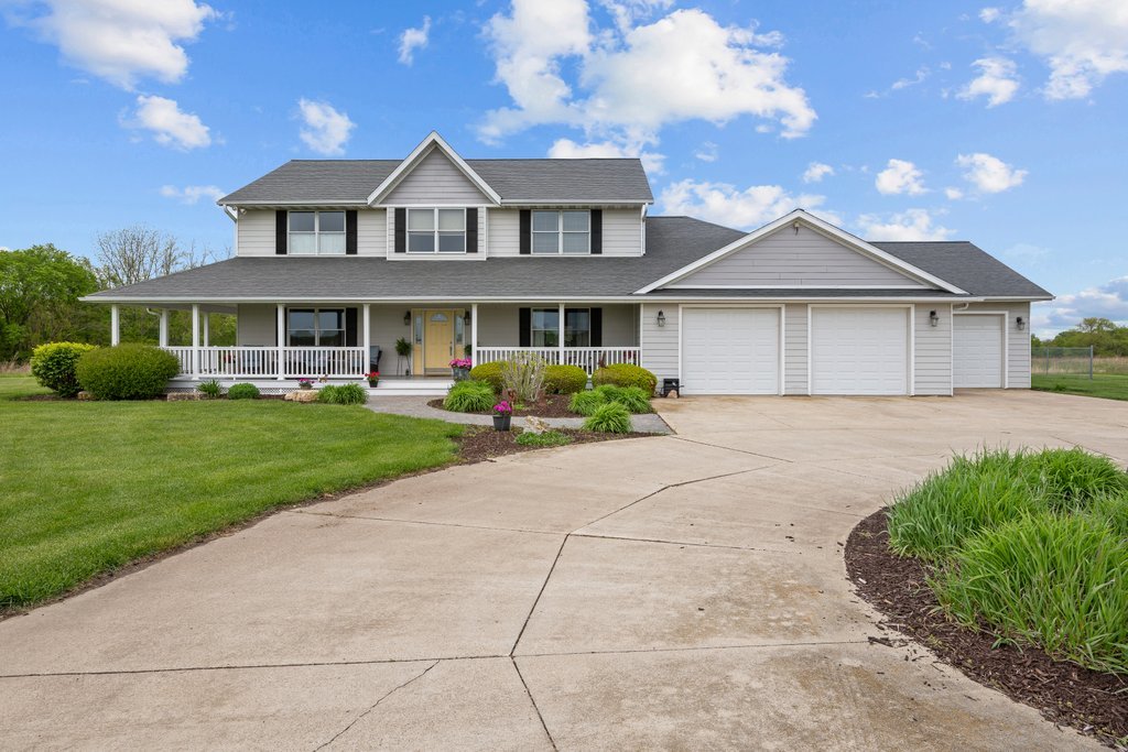 1200 E James B Young Road, Galva, IL