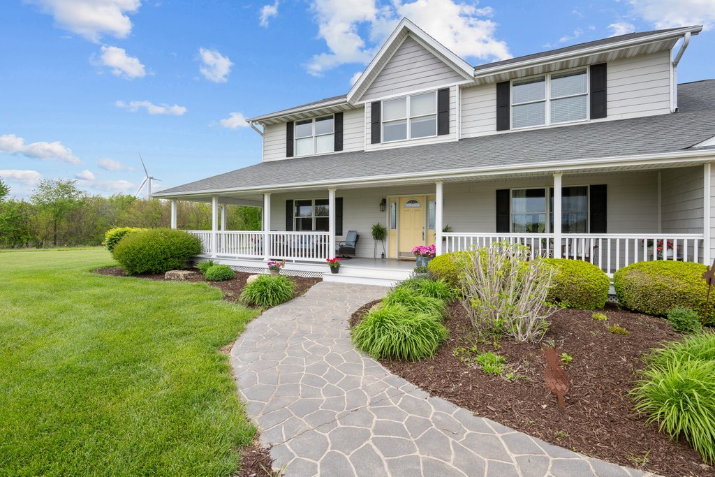 1200 E James B Young Road, Galva, IL