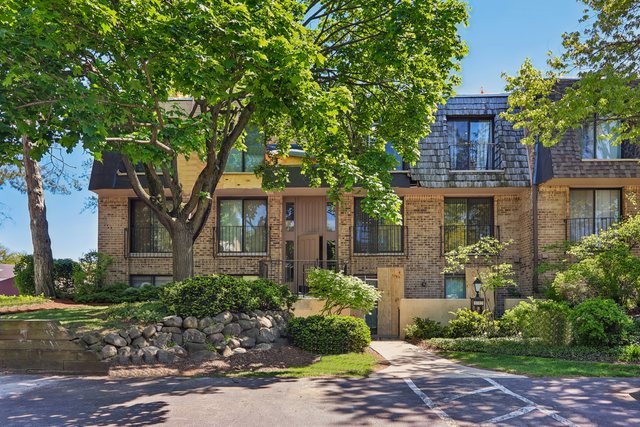 1712 Northfield Square #F, Northfield, IL