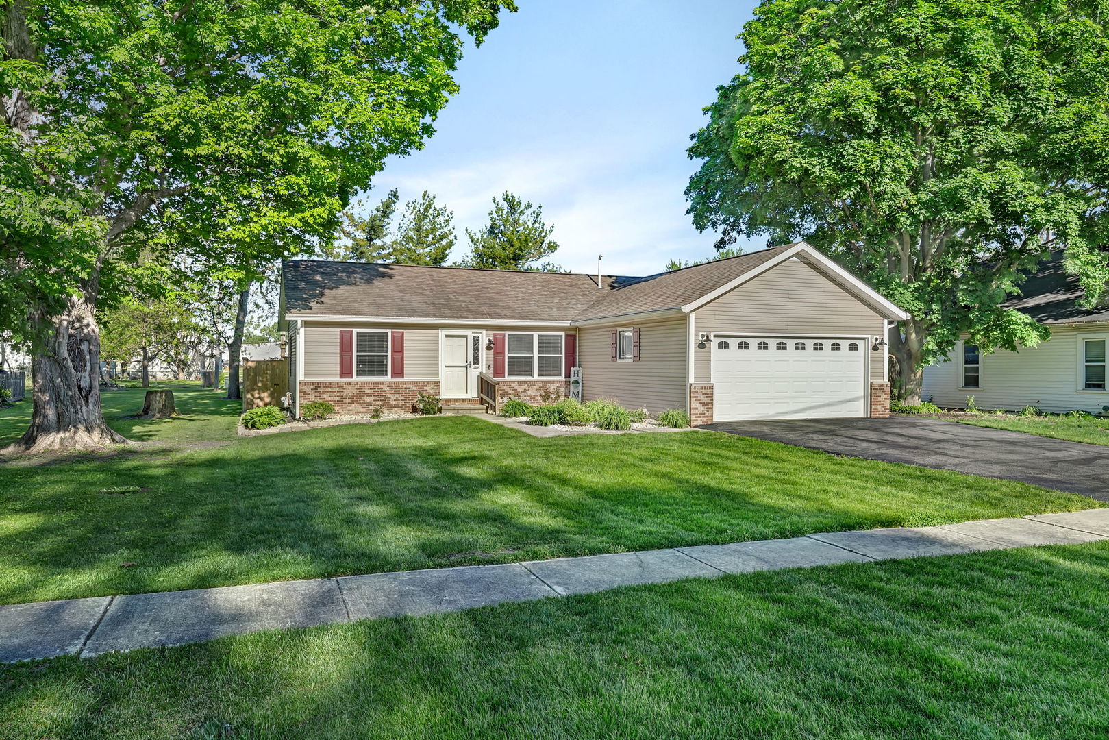 209 N Pine Street, Gardner, IL