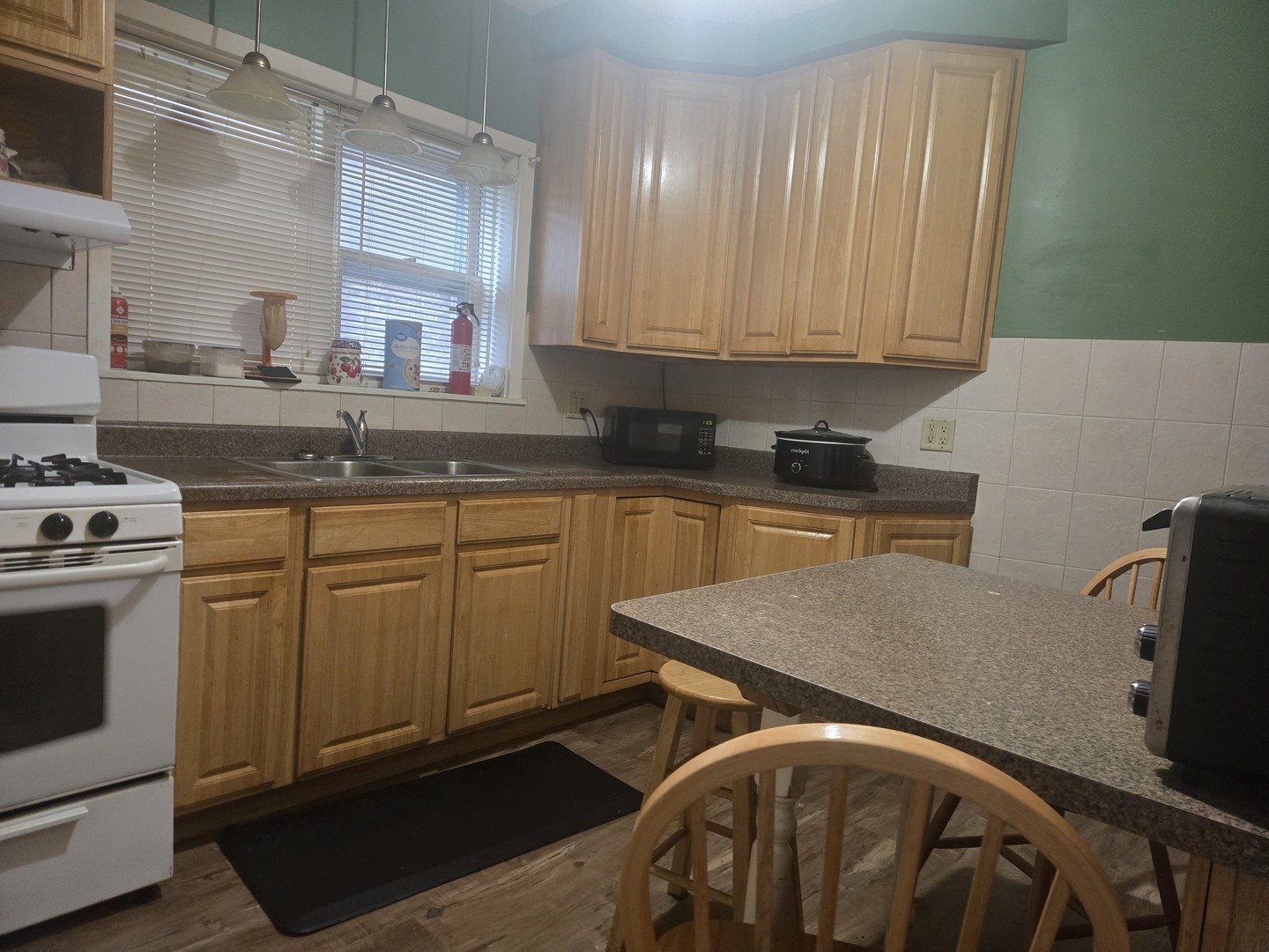5342 W Newport Avenue, Chicago, IL