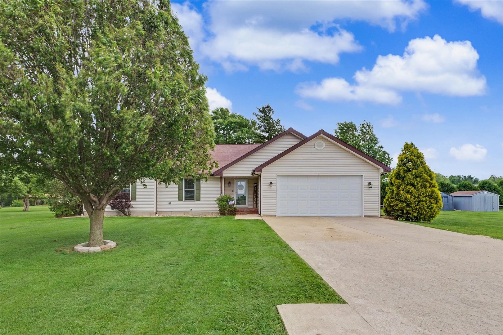 296 N 070 East Road, Loda, IL