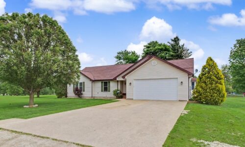296 N 070 East Road, Loda, IL