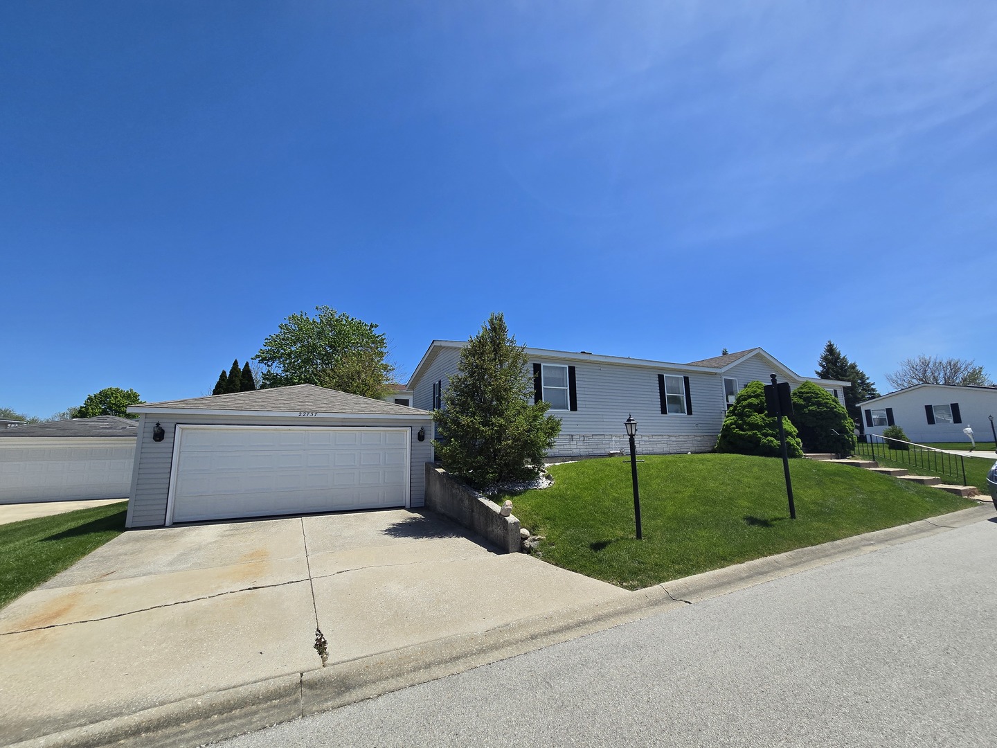 22737 Beverly Drive, Frankfort, IL