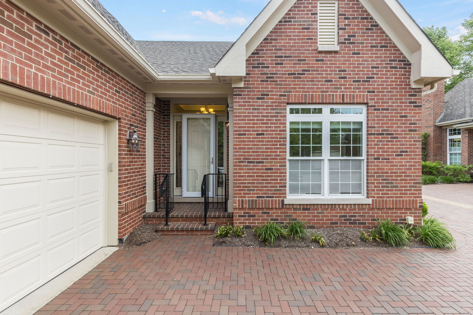 905 Hickory Drive, Western Springs, IL