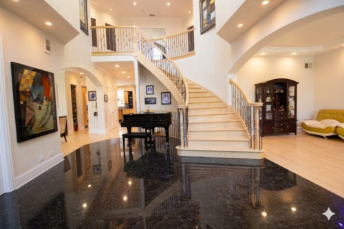 7016 N East Prairie Road, Lincolnwood, IL