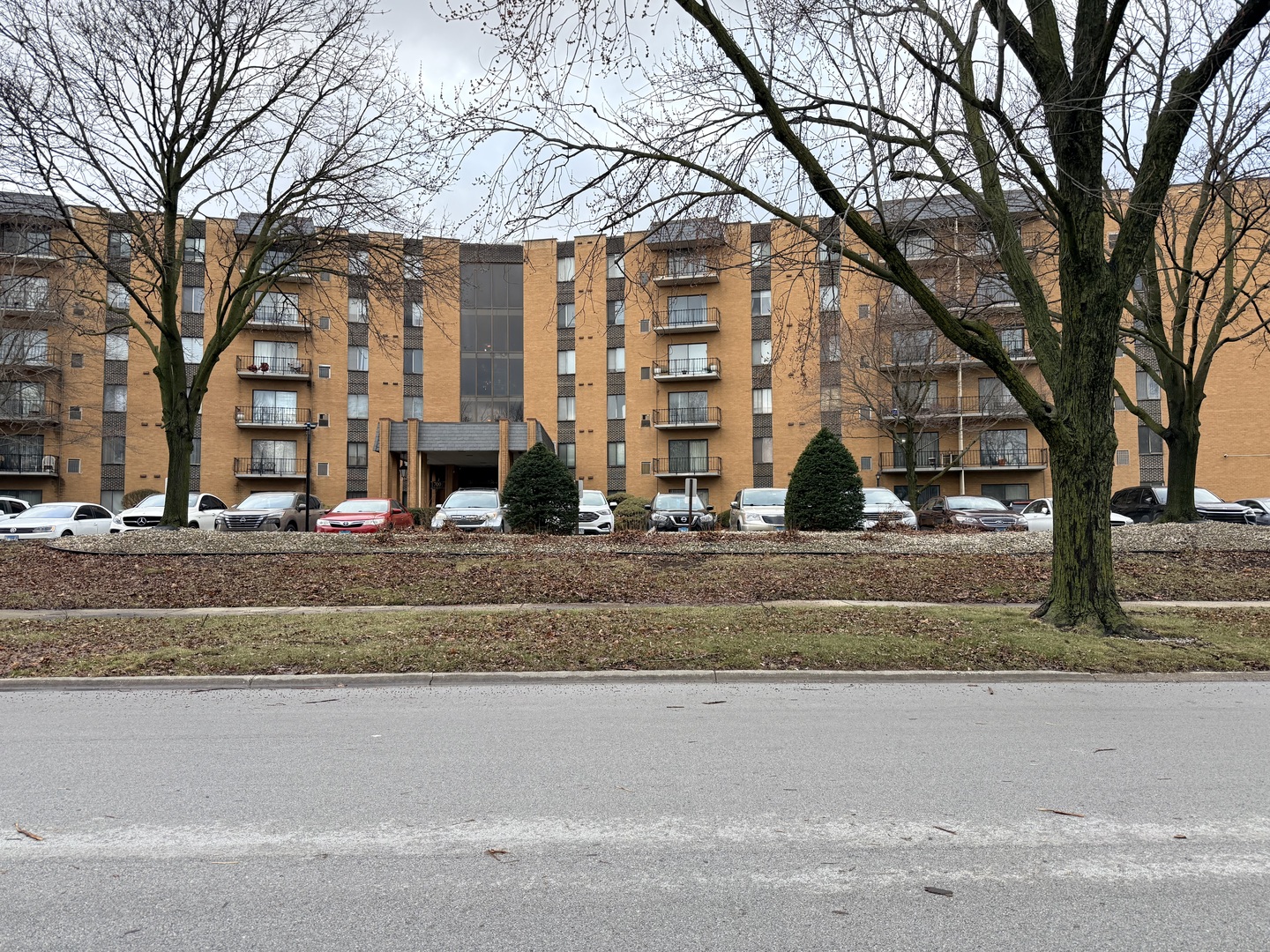 700 N Bruce Lane #211, Glenwood, IL