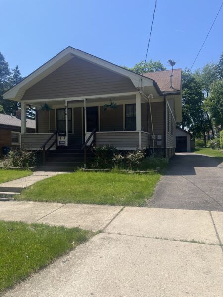 814 Iowa Avenue, Aurora, IL