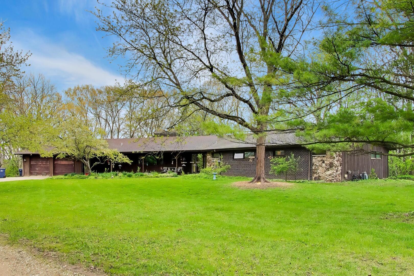 27125 N Williams Park Road, Wauconda, IL