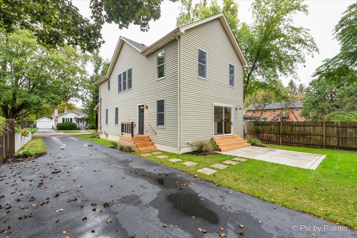 518 Illinois Street, Geneva, IL