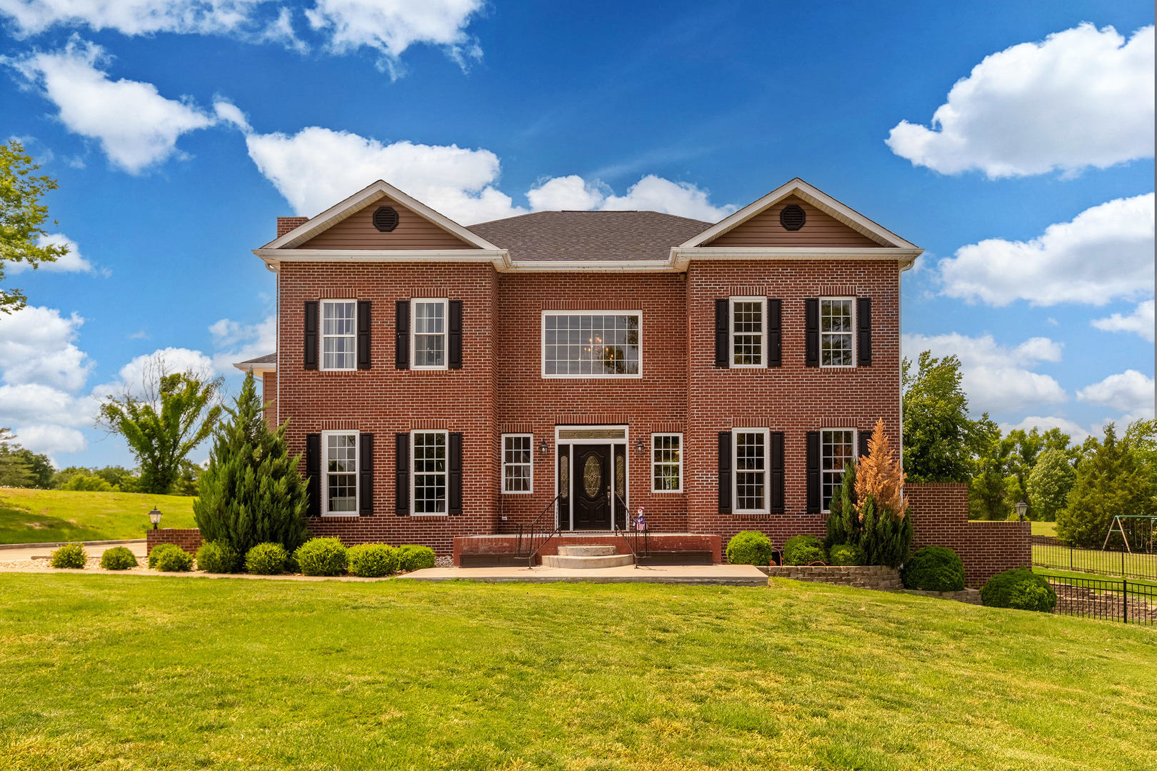 205 Fairway Drive, Harrisburg, IL