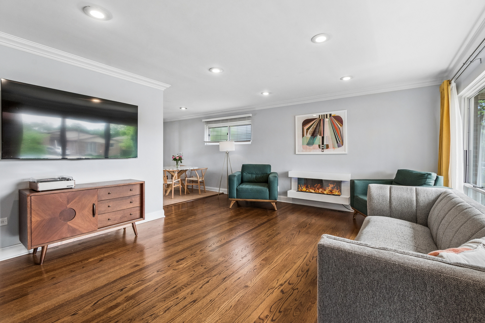 3826 Jarvis Avenue, Skokie, IL
