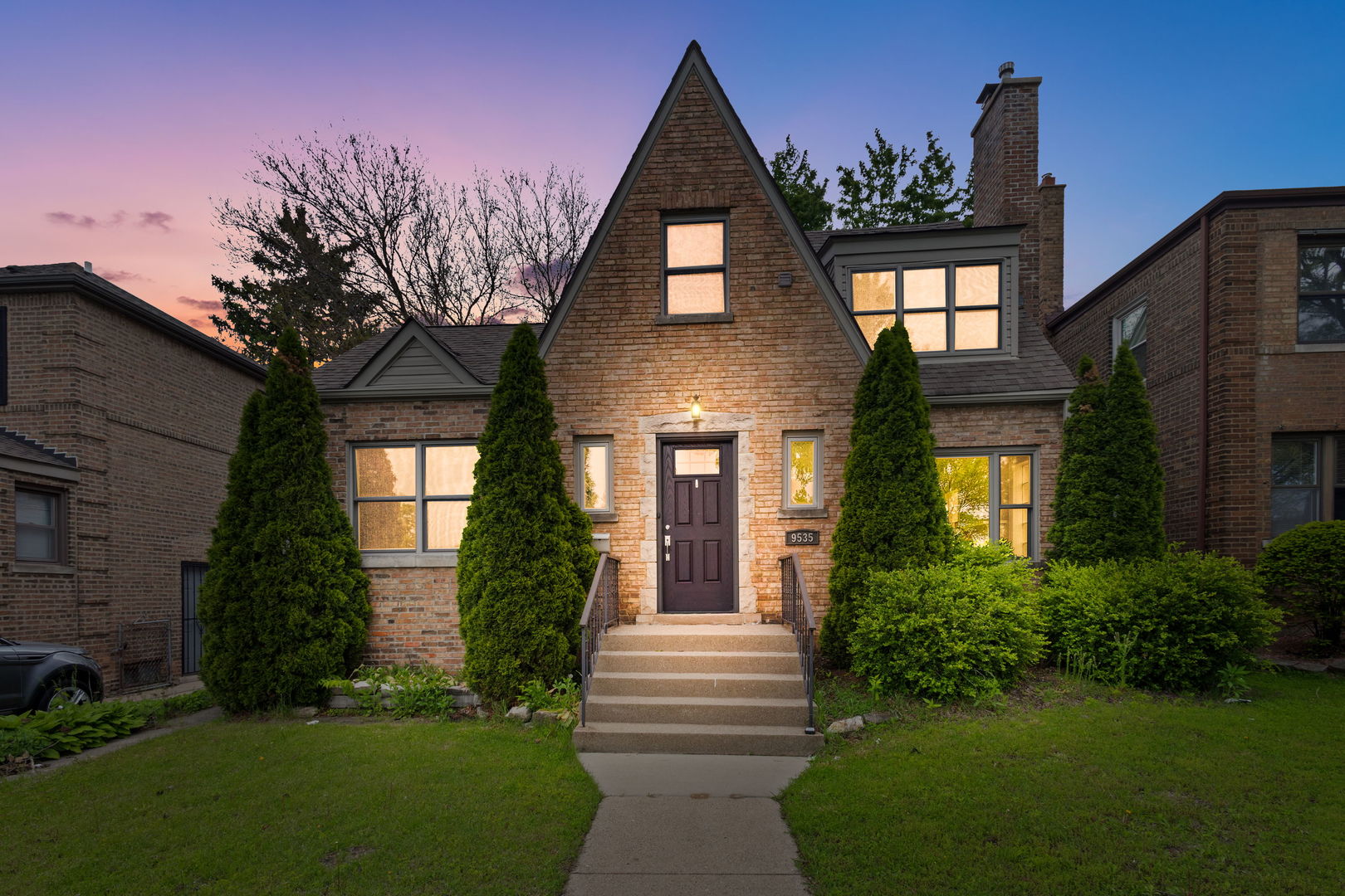 9535 S Fairfield Avenue, Evergreen Park, IL