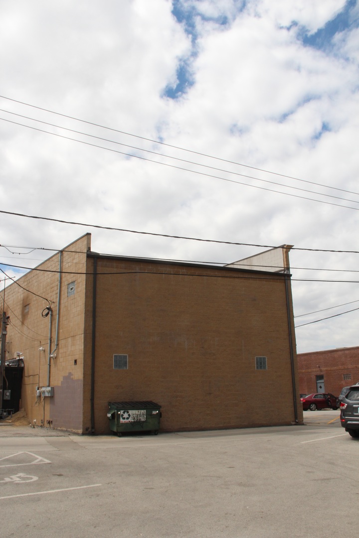 6135 S Archer Avenue, Summit, IL