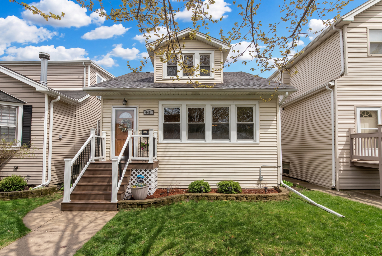6461 W Raven Street, Chicago, IL