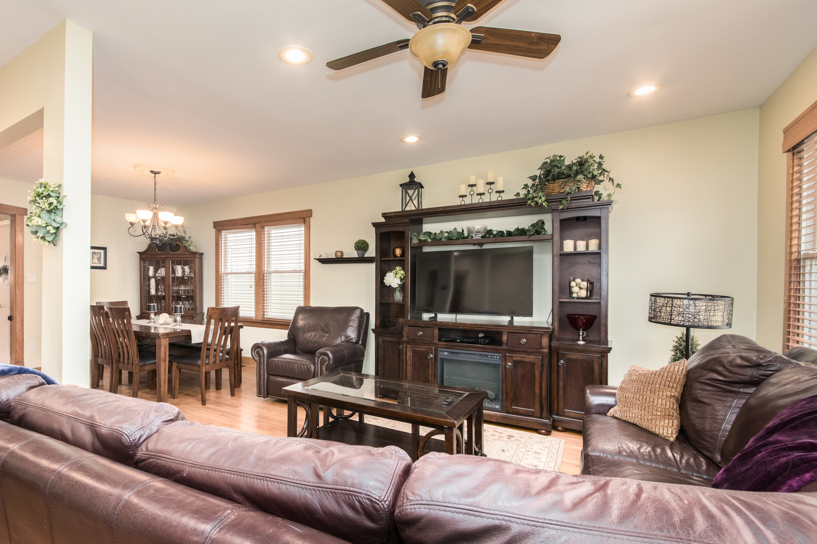 6461 W Raven Street, Chicago, IL