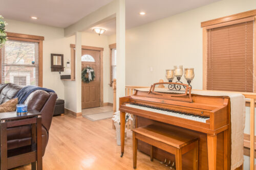 6461 W Raven Street, Chicago, IL