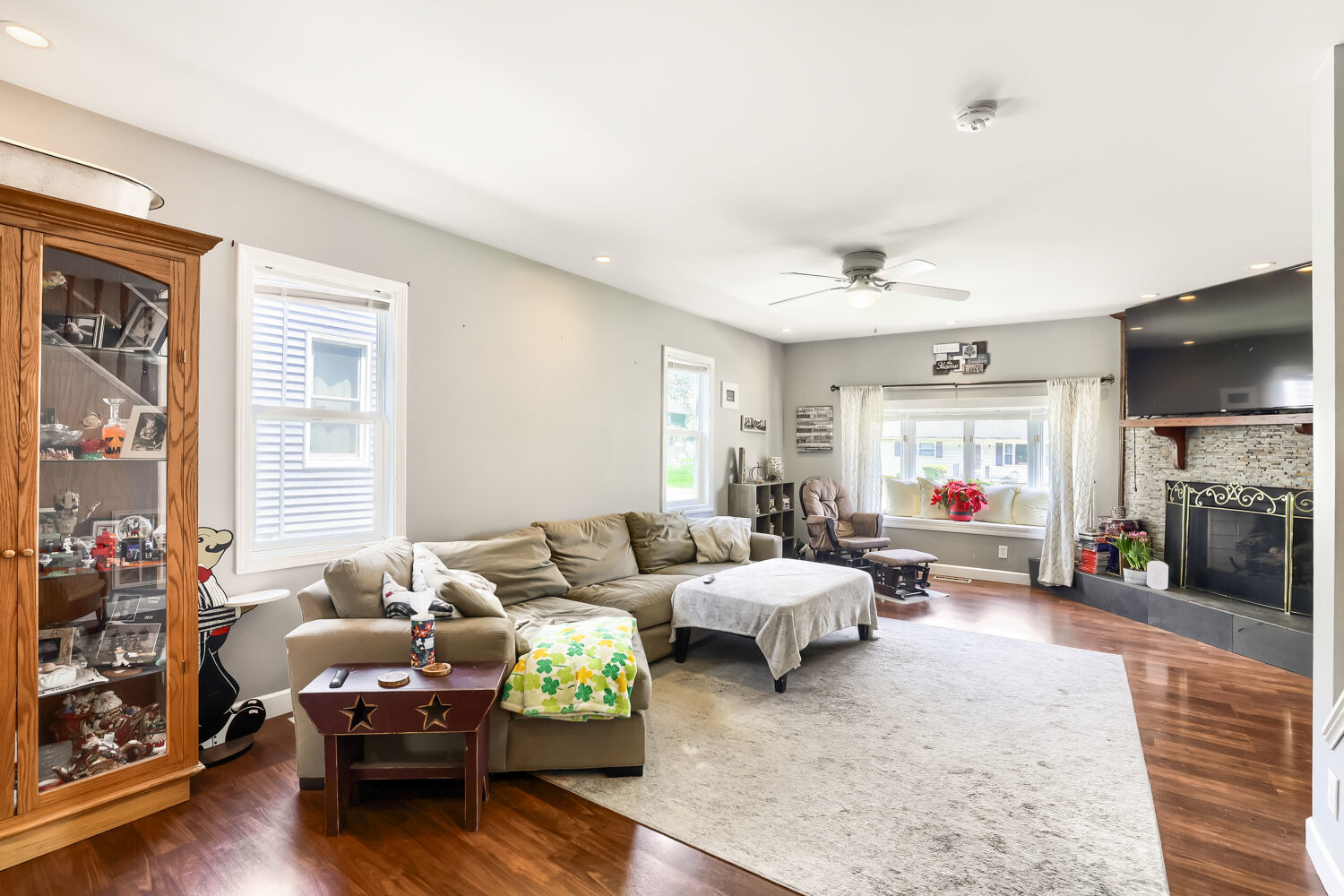 225 N May Street, Hinckley, IL