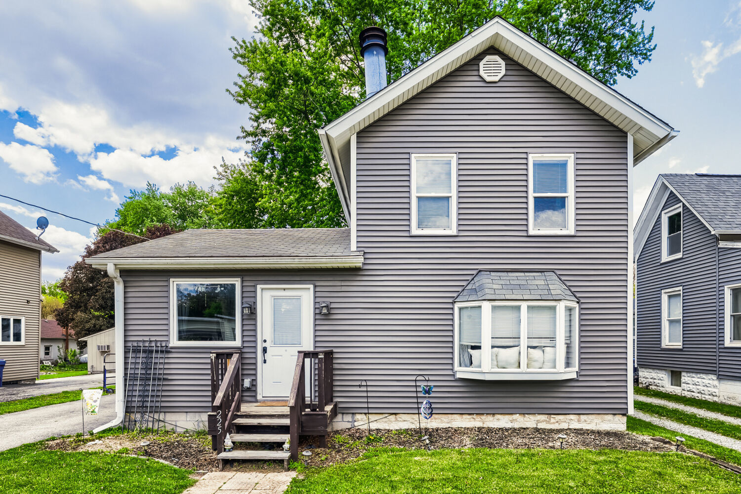 225 N May Street, Hinckley, IL