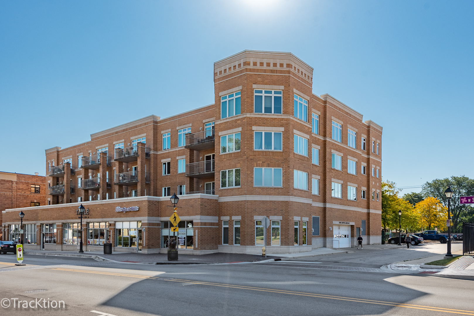 1 S Lincoln Avenue #208, Lombard, IL