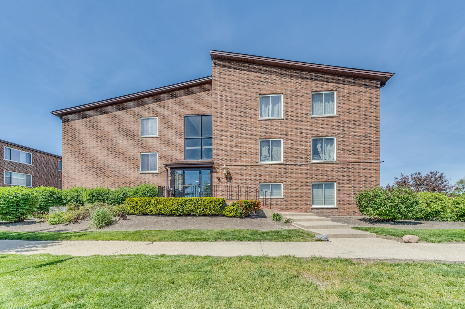 900 Perrie Drive #304, Elk Grove Village, IL