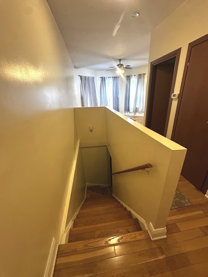 1647 W Sherwin Avenue #1, Chicago, IL