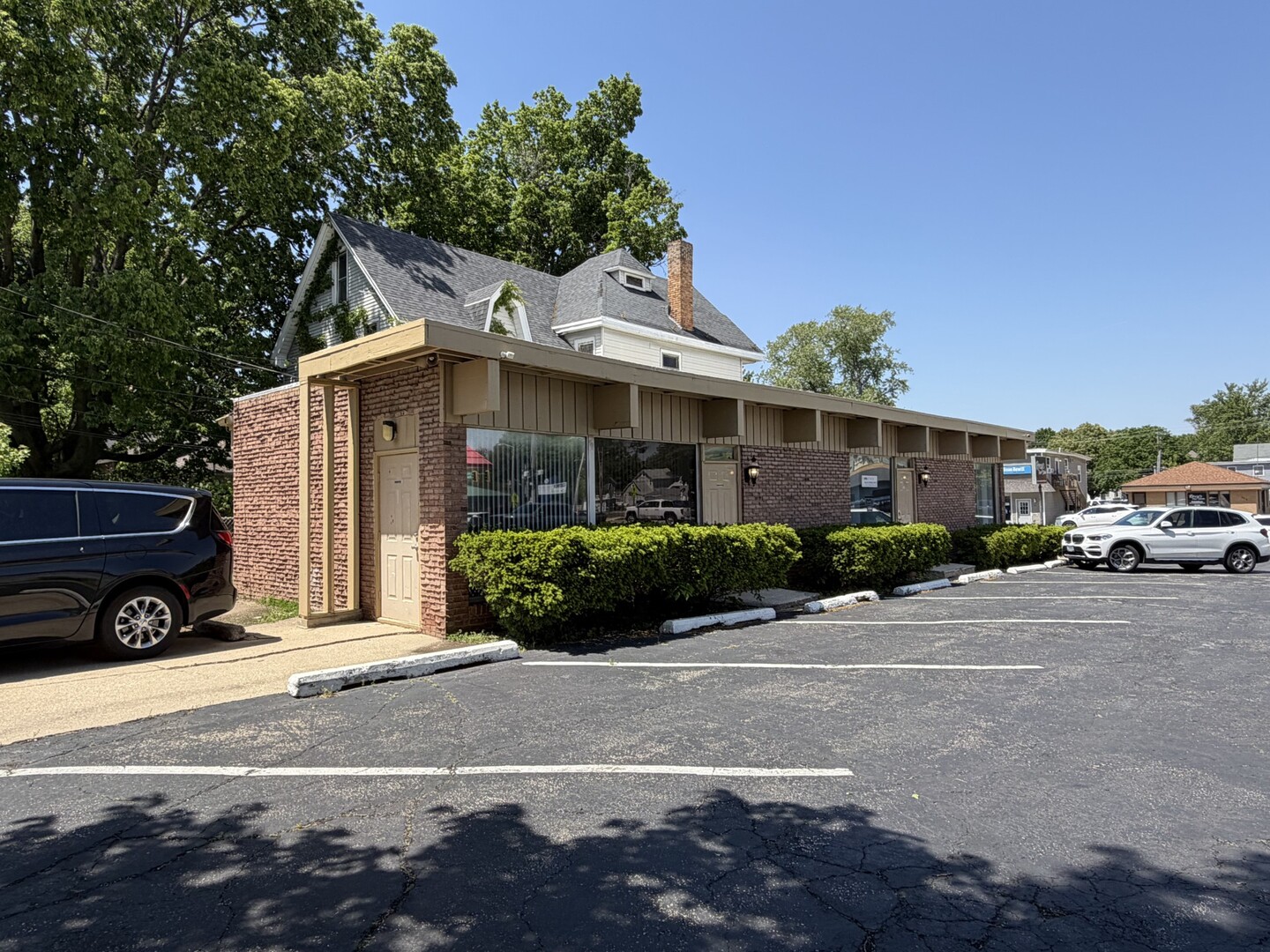 513 E Locust Street, Bloomington, IL