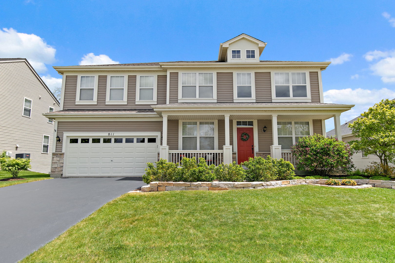 811 Singing Hills Drive, Volo, IL