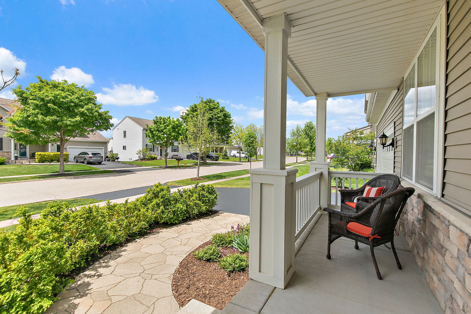 811 Singing Hills Drive, Volo, IL