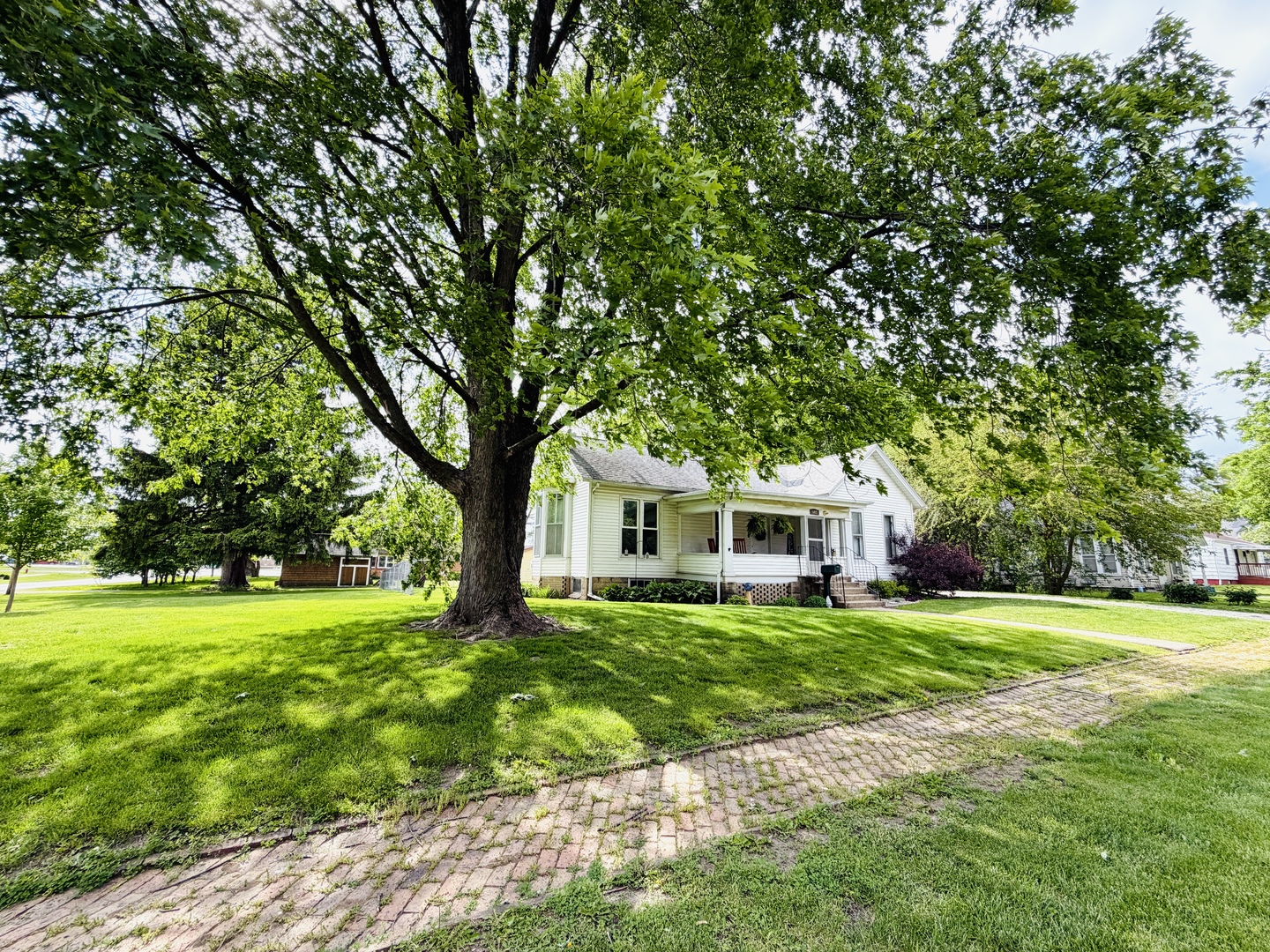 607 N Plum Street, Farmer City, IL