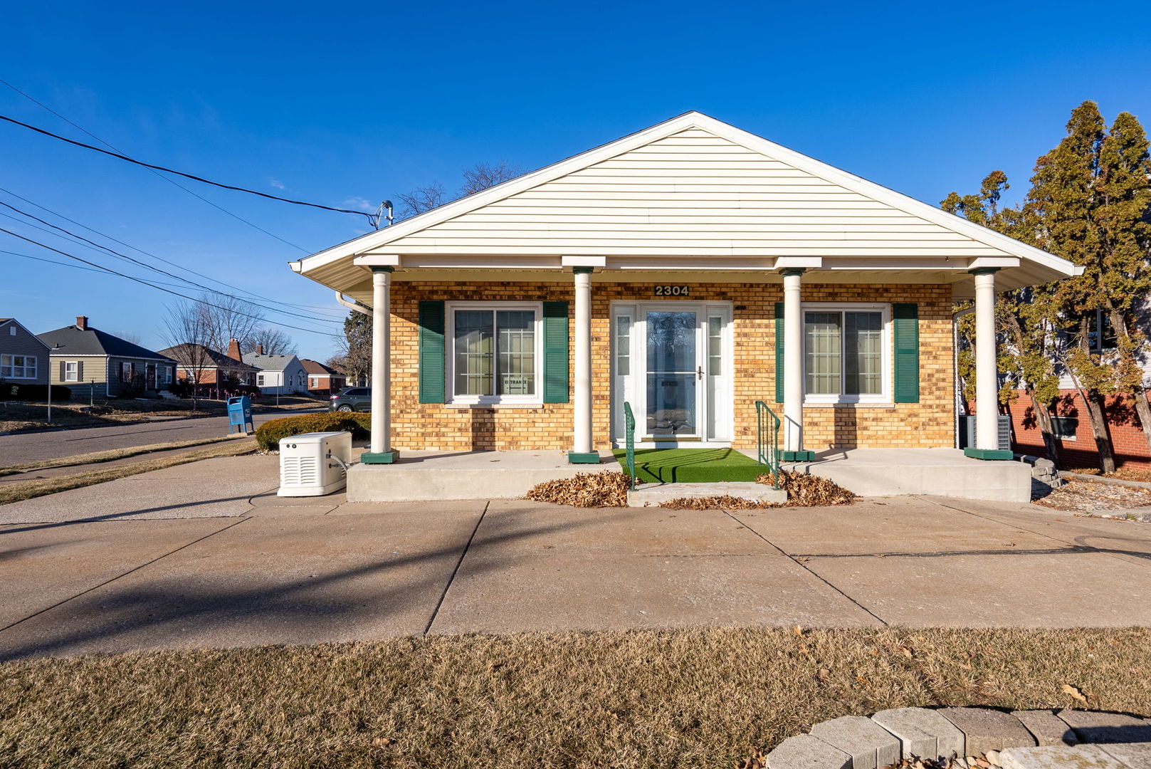 2304 JERSEY RIDGE Road, Davenport, IA