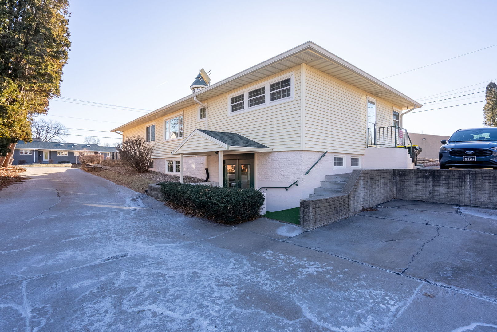 2304 JERSEY RIDGE Road, Davenport, IA