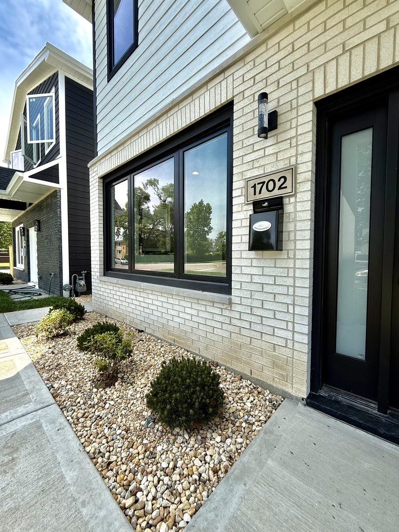 1702 N 40th Avenue, Stone Park, IL